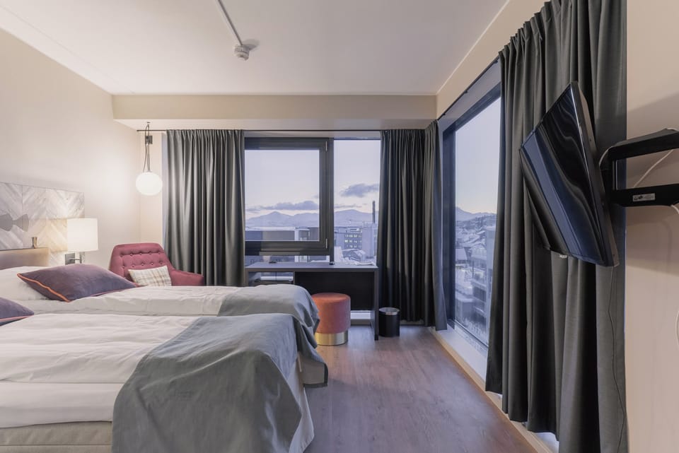 Superior Double Room | Laptop workspace, blackout drapes, WiFi (free), bed sheets