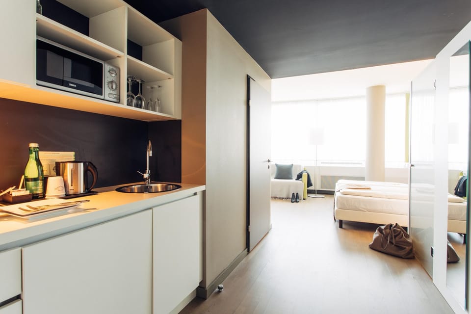 Hypo-allergenic bedding, in-room safe, desk, laptop workspace