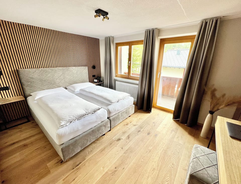 Comfort Double Room, Mountain View | Individually decorated, desk, blackout drapes, free WiFi