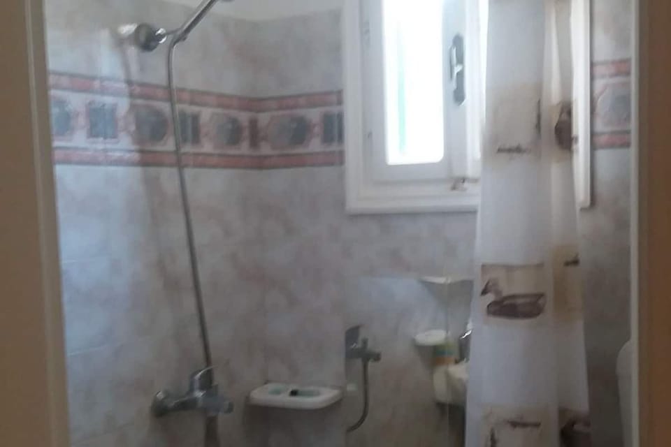 Two Bedroom Studio for 2 adults and 2 children (Sea View) | Bathroom | Separate tub and shower, rainfall showerhead, free toiletries, bidet