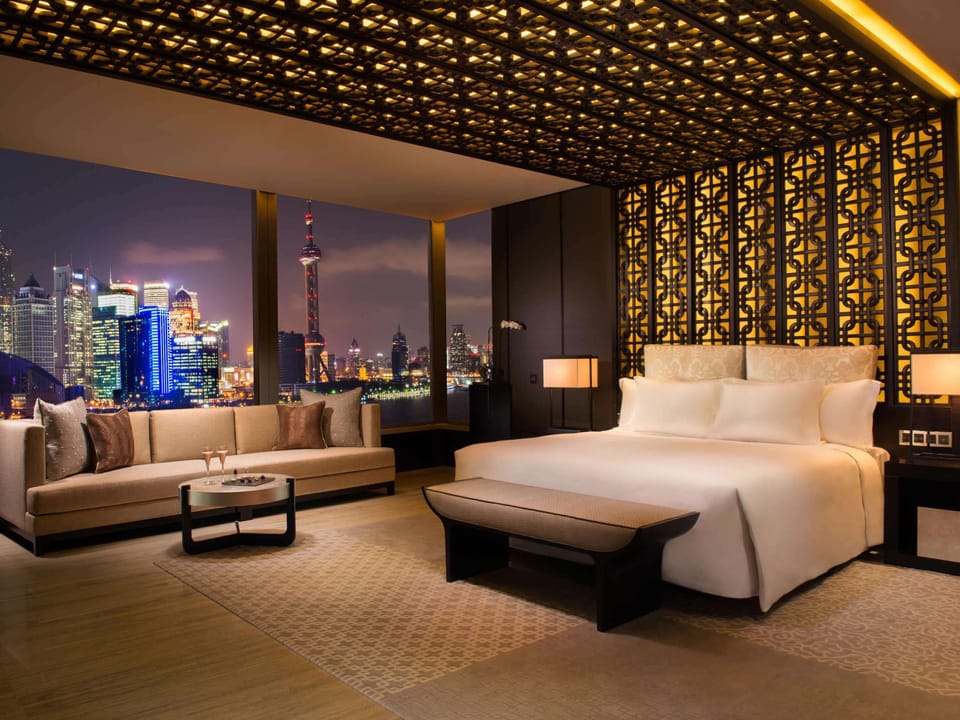 Banyan Suite | Down comforters, free minibar items, in-room safe, desk