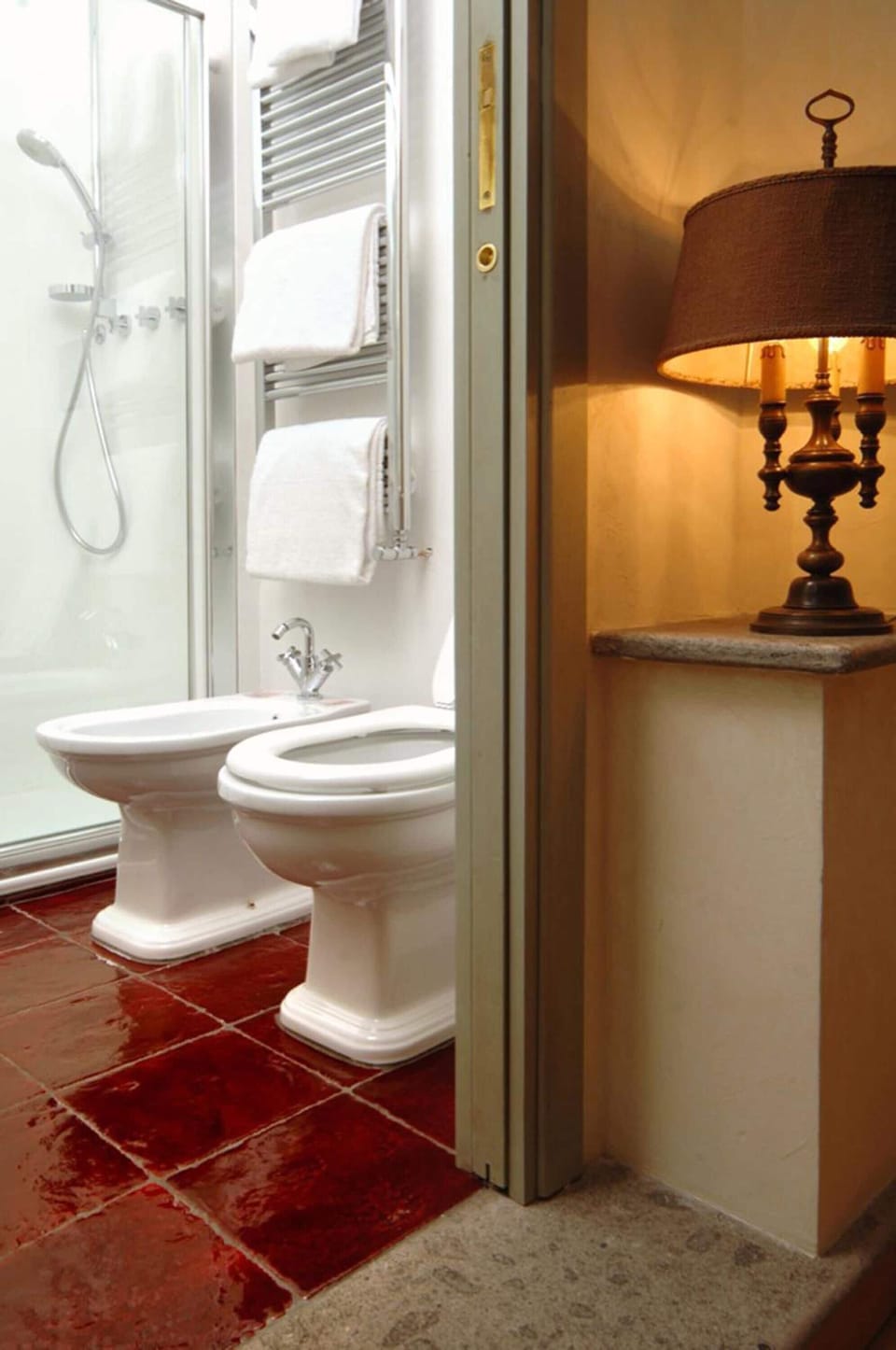 Double Room | Bathroom | Free toiletries, hair dryer, slippers, bidet