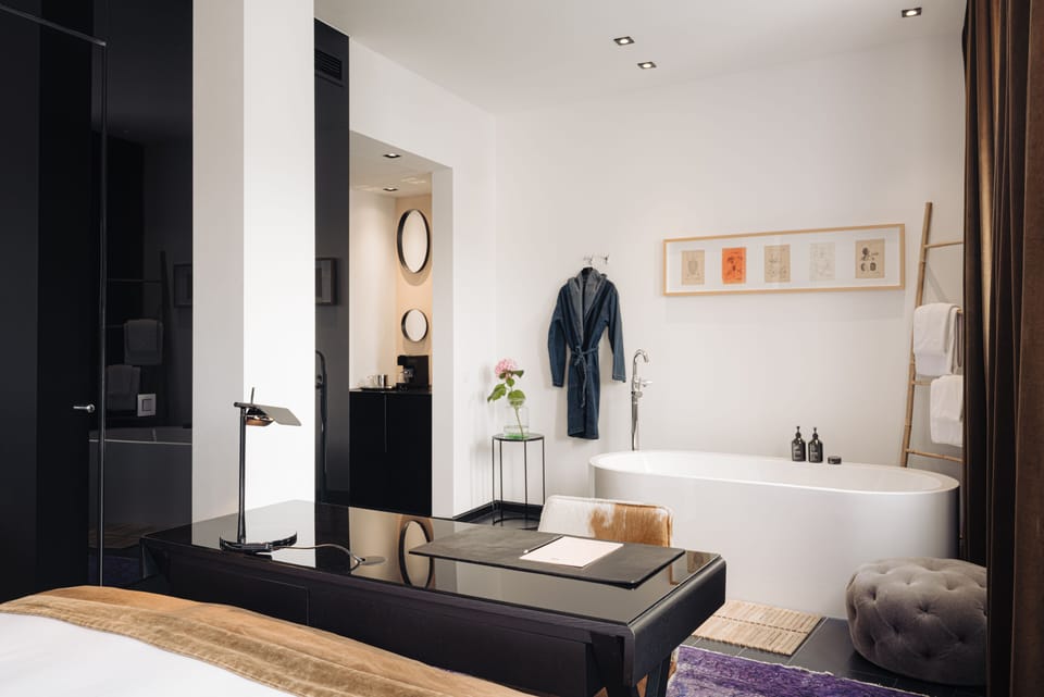 Suite (Sir Suite) | Egyptian cotton sheets, premium bedding, pillowtop beds, minibar