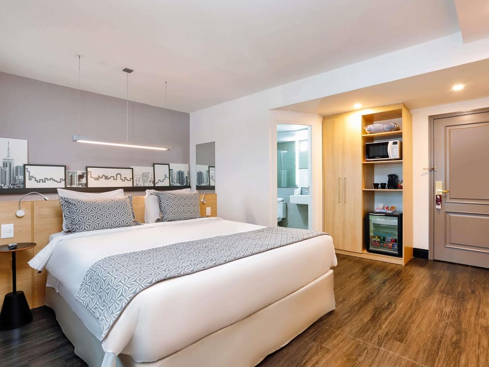 Superior Room, 1 Double Bed | 1 bedroom, minibar, in-room safe, desk