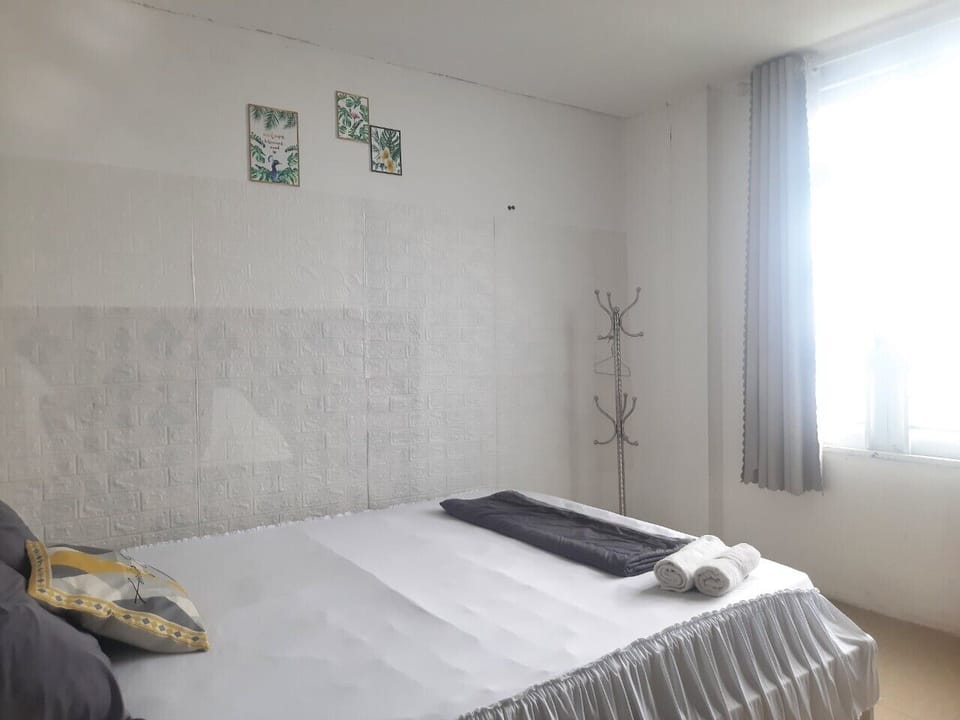 Double Room | Desk, blackout drapes, free WiFi