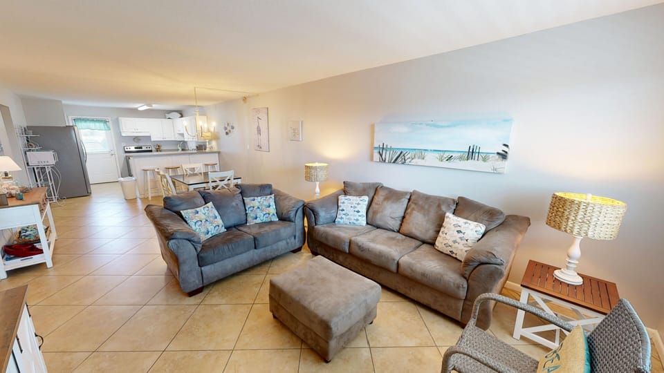 Condo, 3 Bedrooms | Living area