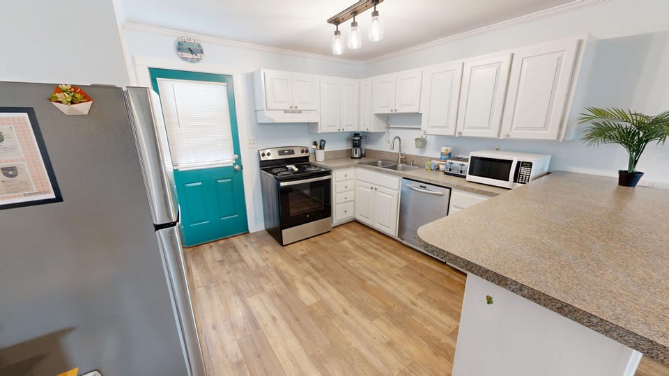 Condo, 2 Bedrooms | Private kitchen | Fridge, microwave, oven, dishwasher