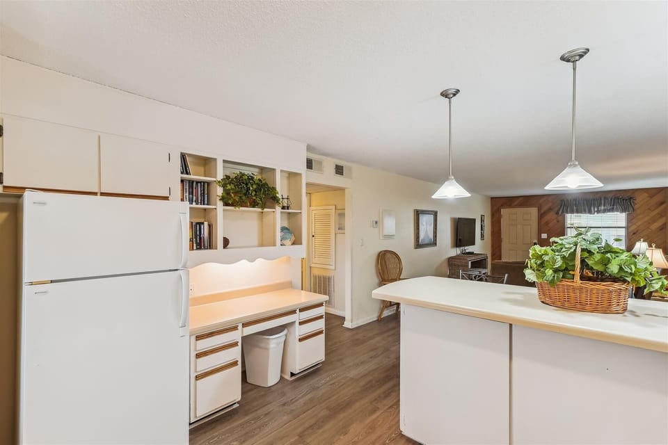 Condo, 1 Bedroom | Private kitchen | Fridge, microwave, oven, dishwasher