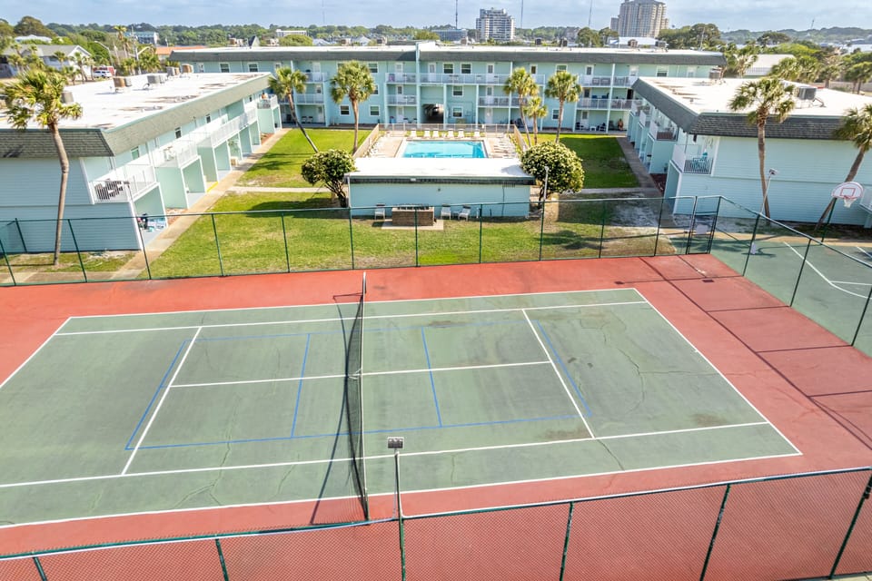 Venus 219 - 2nd Floor 1 BR on Okaloosa Island with easy beach access by RedAwning Apartment in Okaloosa Island