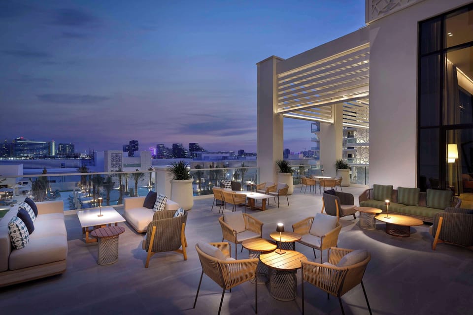 Breakfast, lunch and dinner served