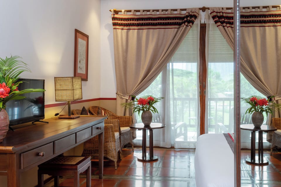 Deluxe Room, 2 Twin Beds, Direct Mountain View | Minibar, in-room safe, individually decorated, desk