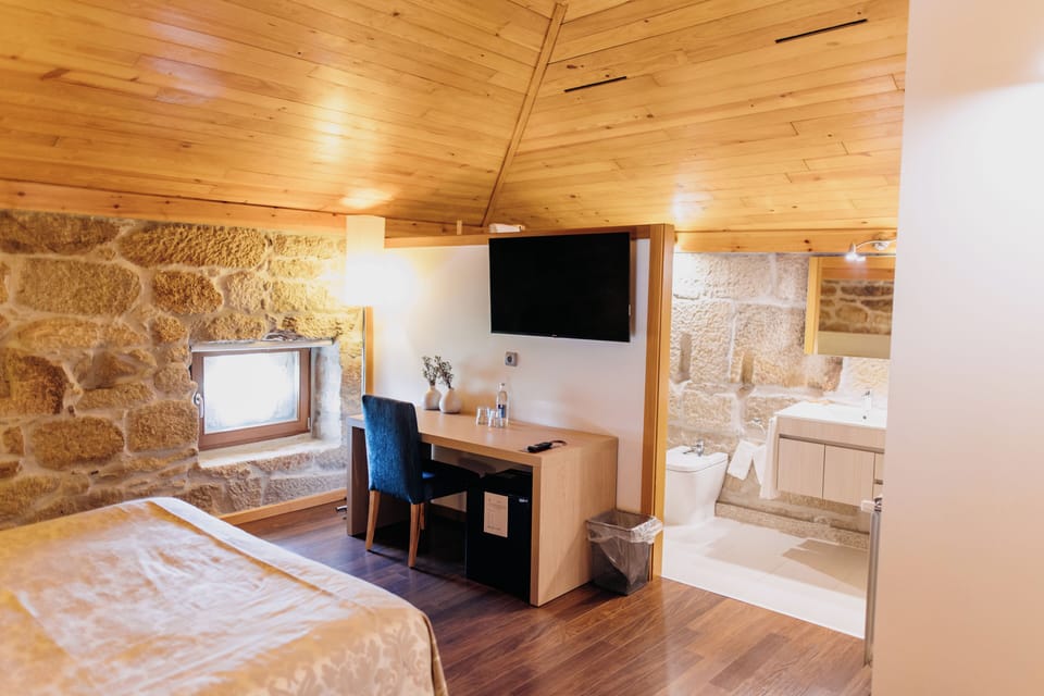 Superior Room | Minibar, desk, soundproofing, free WiFi