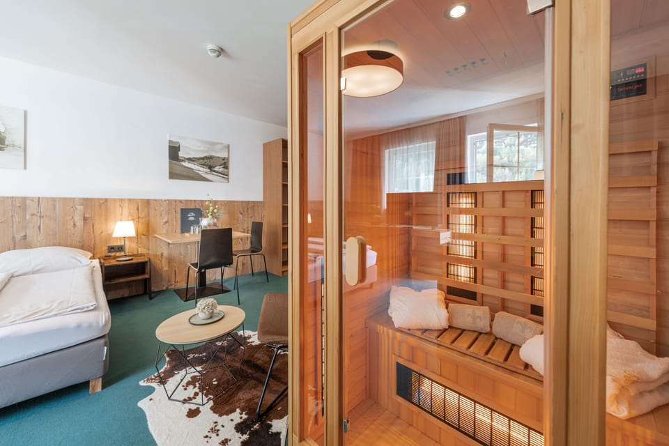 Comfort Studio, 1 Bedroom, Balcony | Premium bedding, desk, laptop workspace, blackout drapes