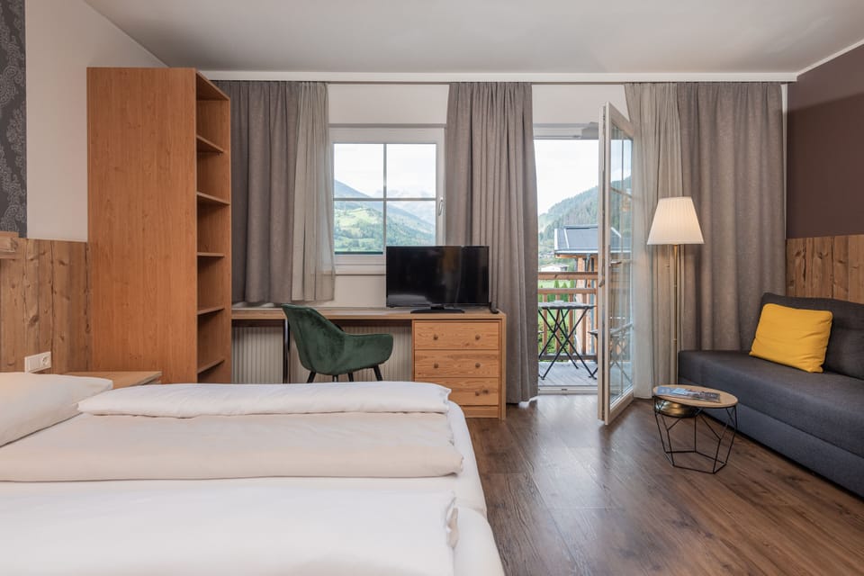 Studio, 1 Bedroom, Balcony | Premium bedding, desk, laptop workspace, blackout drapes