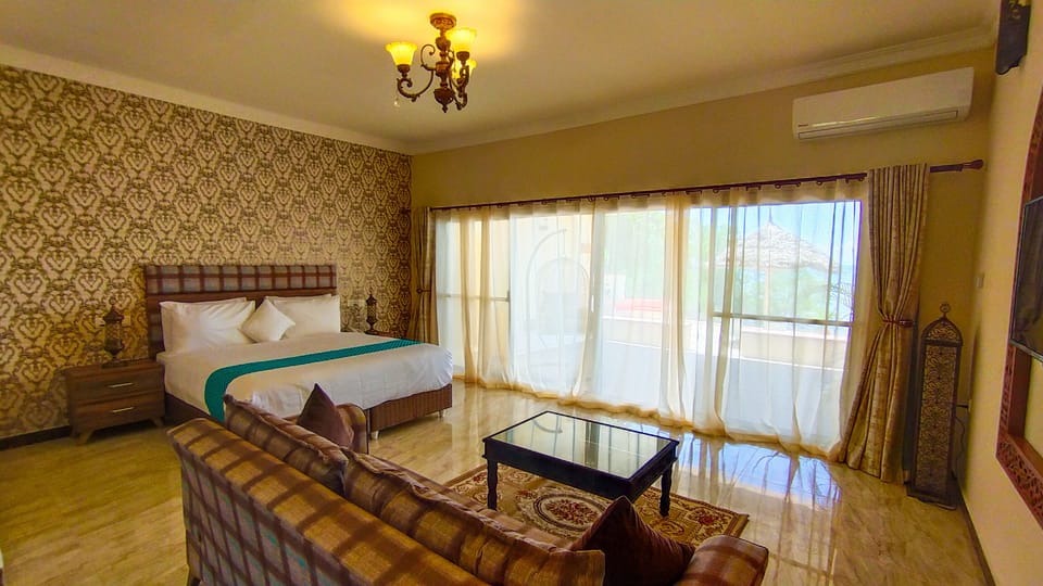 Executive Double Room, Ocean View | Premium bedding, minibar, desk, blackout drapes