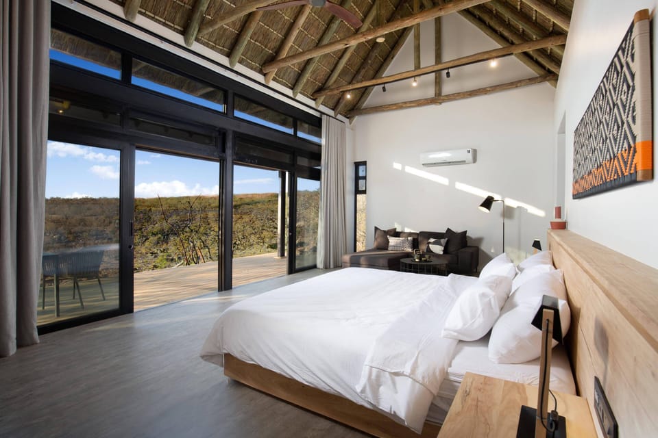 Luxury Double Room | Premium bedding, minibar, in-room safe, desk