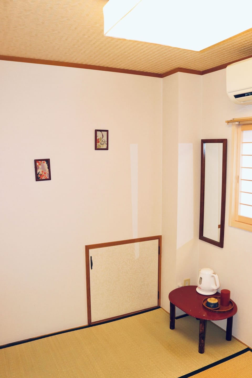 Single Room with Shared Bathroom (1 person), Non Smoking | Iron/ironing board, free WiFi, bed sheets