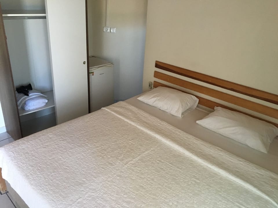 Standard Double Room | Desk, laptop workspace, WiFi (free), bed sheets