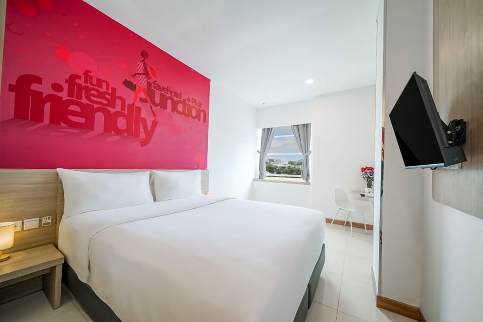 Deluxe Room | Minibar, in-room safe, desk, rollaway beds (surcharge)