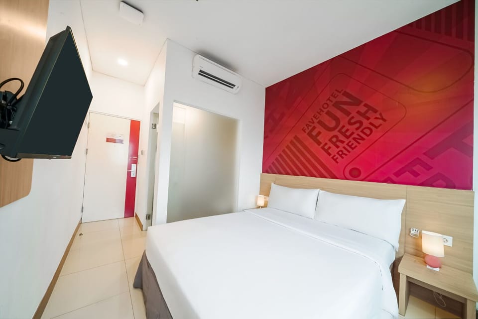 Superior Room | Minibar, in-room safe, desk, rollaway beds (surcharge)