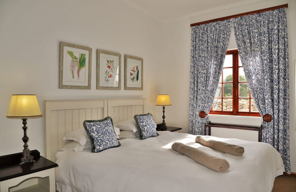 House, 3 Bedrooms (Blue Crane) | Iron/ironing board, bed sheets