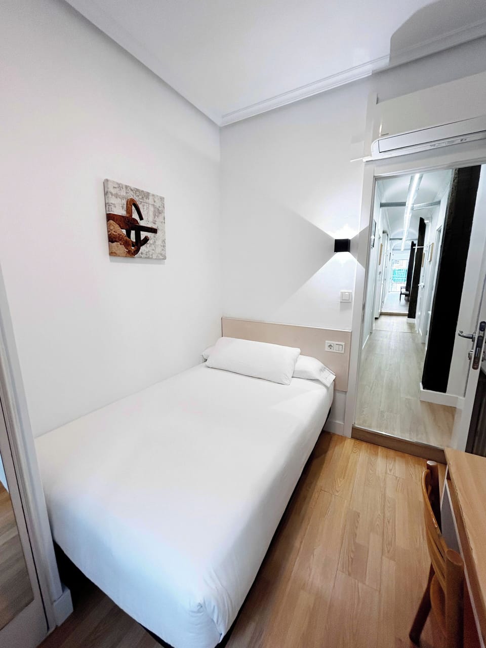 Single Room, Balcony | Egyptian cotton sheets, premium bedding, down comforters, desk