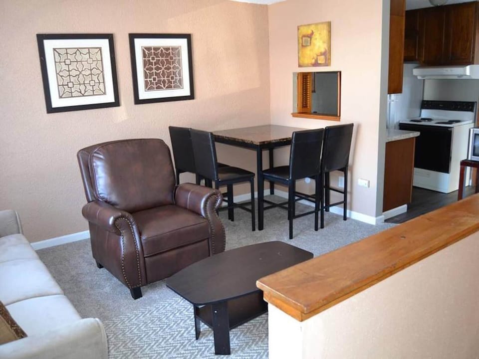 Apartment, 2 Bedrooms | Living area