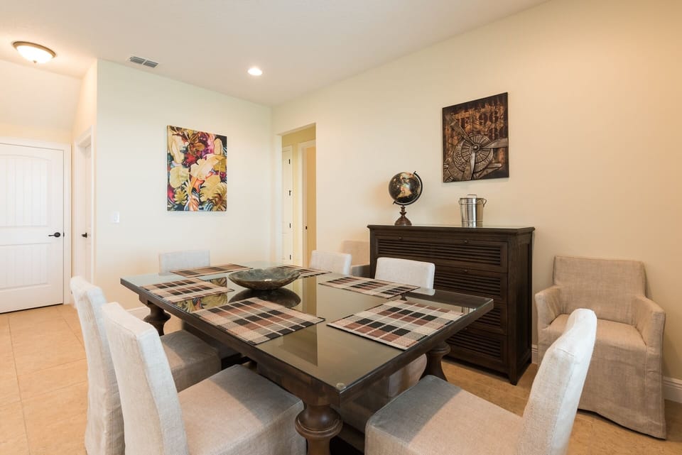 House, 6 Bedrooms | Dining