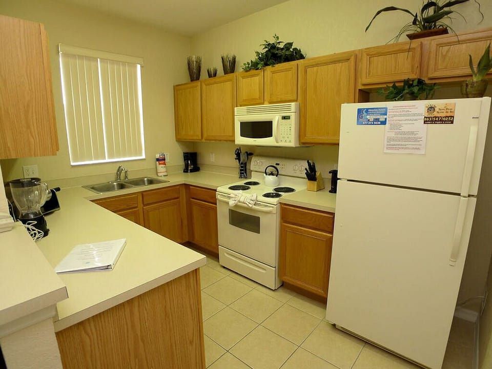 Townhome, 4 Bedrooms | Private kitchen | Dishwasher