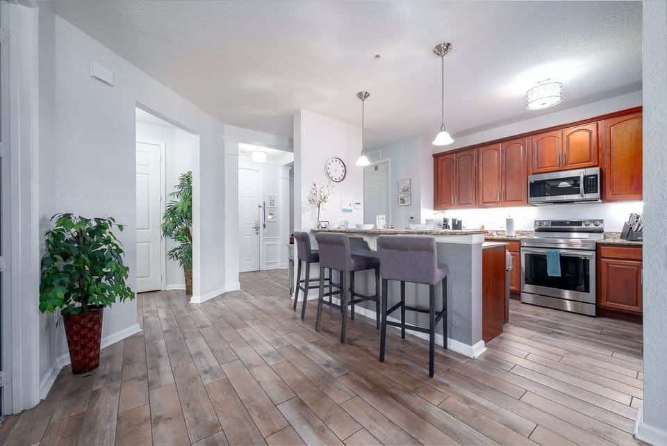 Condo, 3 Bedrooms | Private kitchen | Fridge, oven, coffee/tea maker, toaster