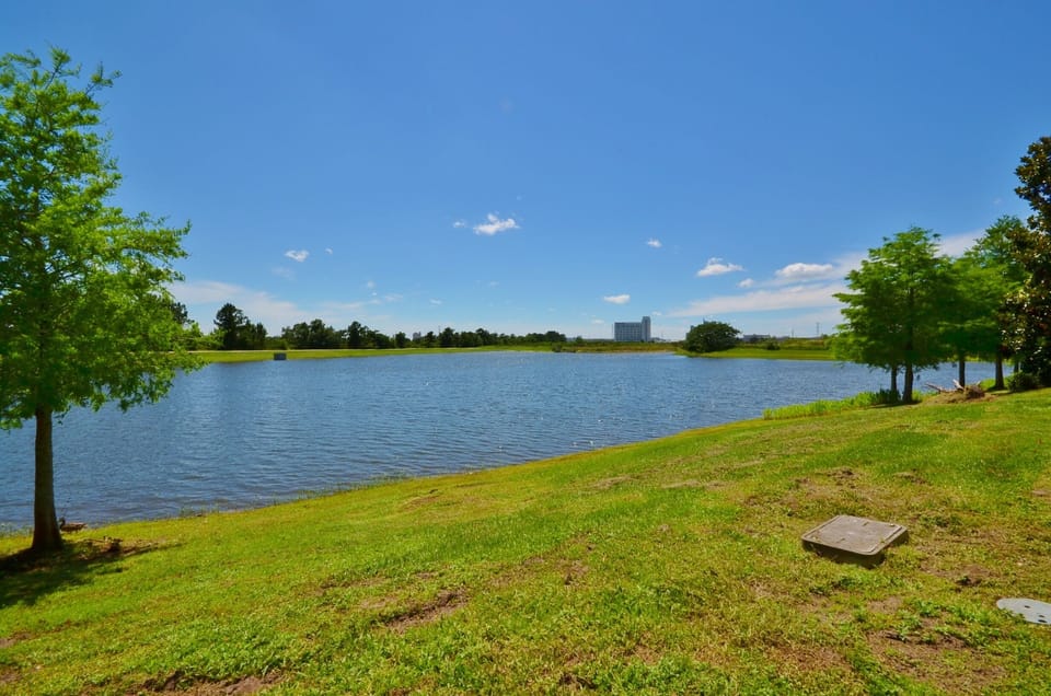 Condo, 3 Bedrooms | Property grounds