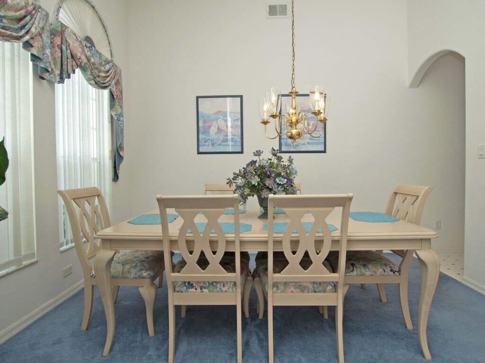 House, 4 Bedrooms | Private kitchen