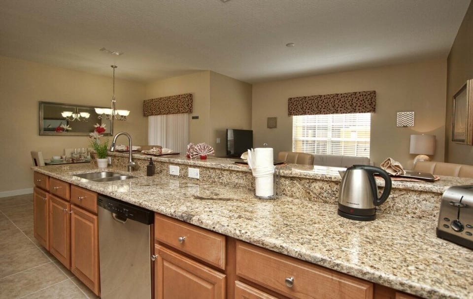 Townhome, 4 Bedrooms | Private kitchen | Paper towels