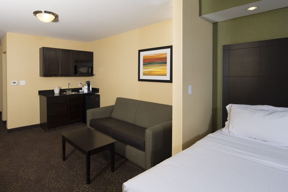 In-room safe, desk, laptop workspace, iron/ironing board