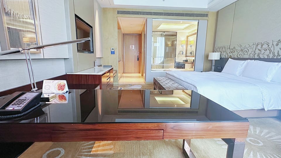 Down comforters, minibar, in-room safe, desk