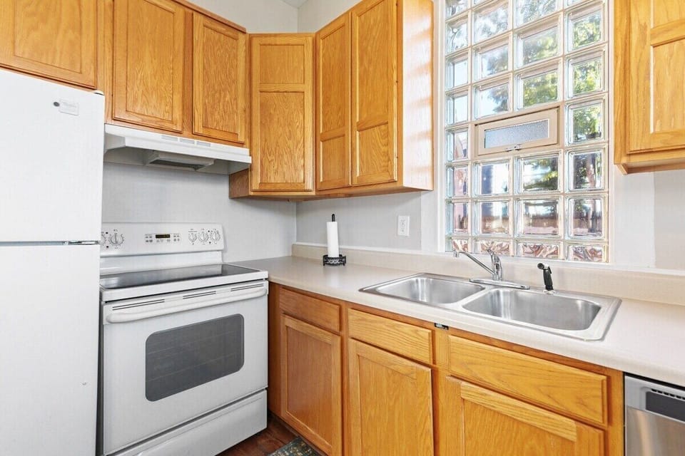 House, Private Bathroom, City View (707) | Shared kitchen