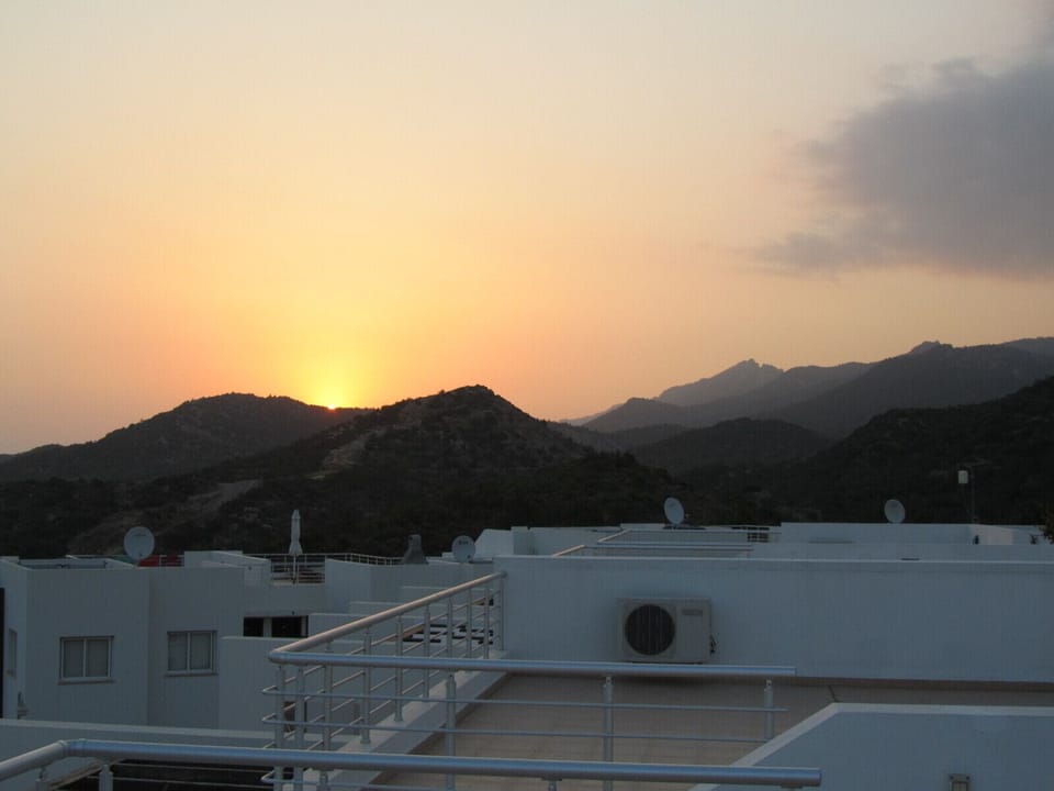 Apartment, 2 Bedrooms, Balcony, Mountain View | Terrace/patio