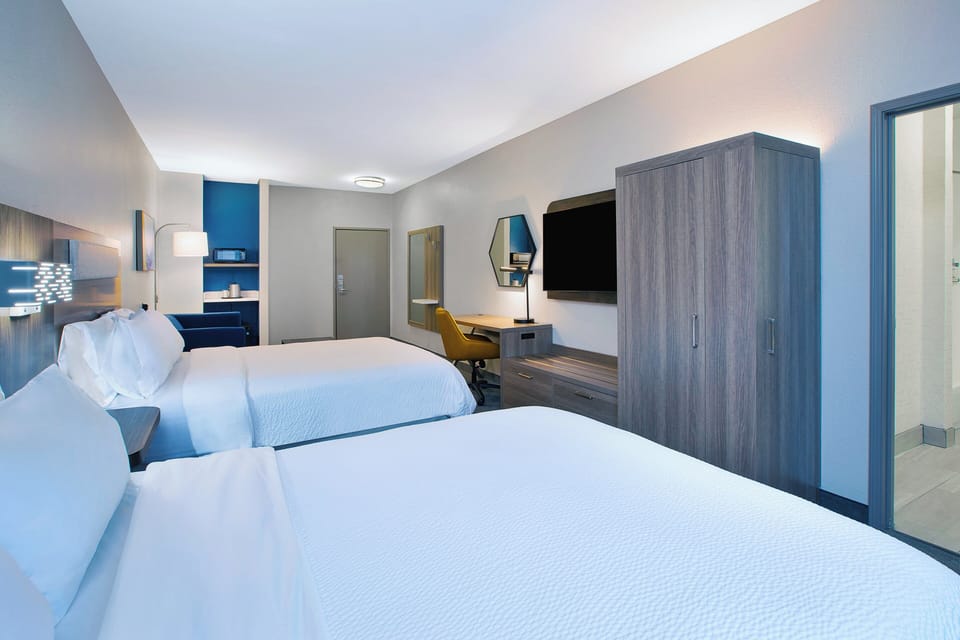 Standard Room, Multiple Beds (2 Bed, Nonsmoking) | In-room safe, iron/ironing board, free cribs/infant beds, rollaway beds