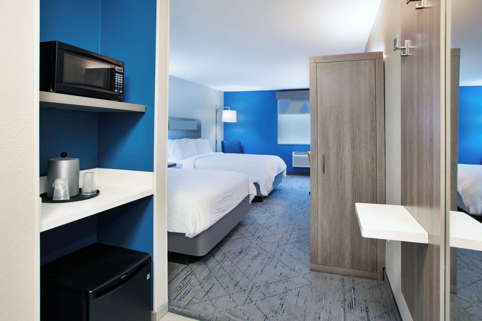Standard Room, 2 Queen Beds | In-room safe, iron/ironing board, free cribs/infant beds, rollaway beds