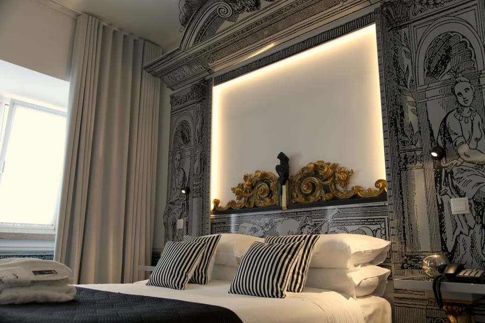 Suite | Minibar, in-room safe, blackout drapes, soundproofing