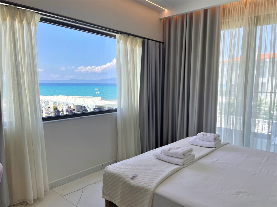 Minibar, in-room safe, desk, soundproofing