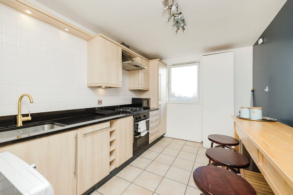 Apartment | Private kitchen | Fridge, microwave, oven, stovetop