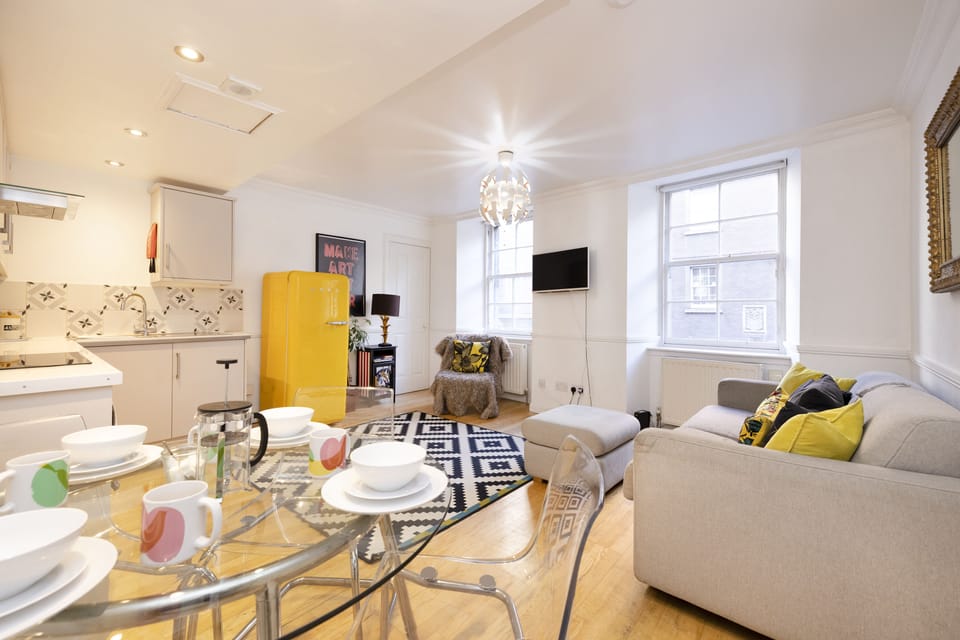 Apartment | Living area | TV