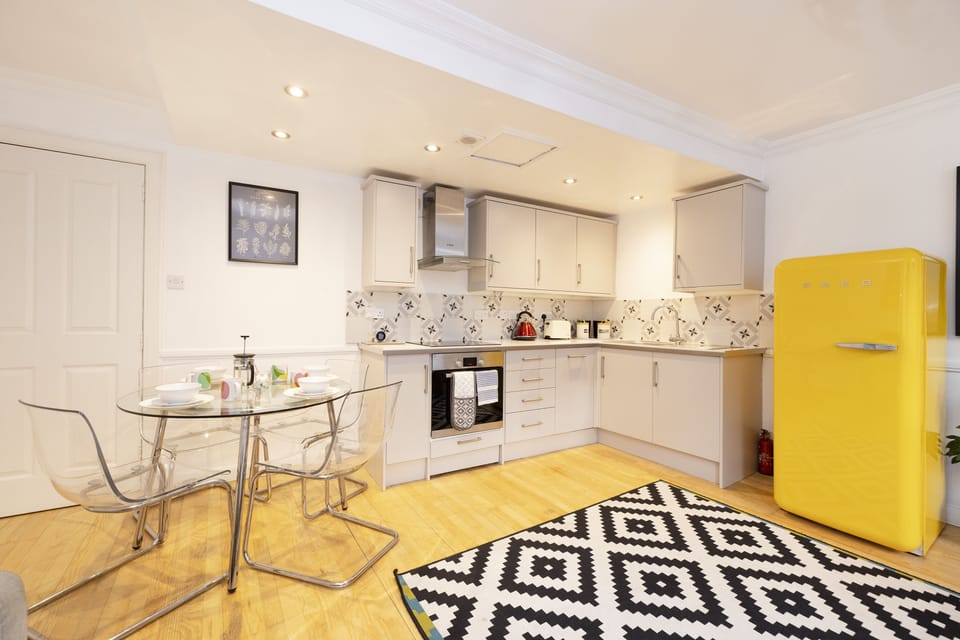 Apartment | Living area | TV