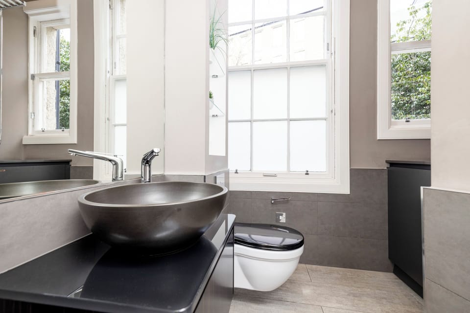 JOIVY Ultra Luxe 3BR home near Princes St Apartment in Edinburgh