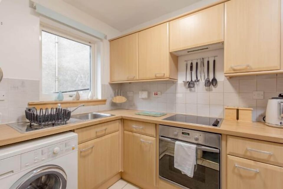 Apartment, 2 Bedrooms | Private kitchen | Coffee/tea maker, fridge, microwave, electric kettle