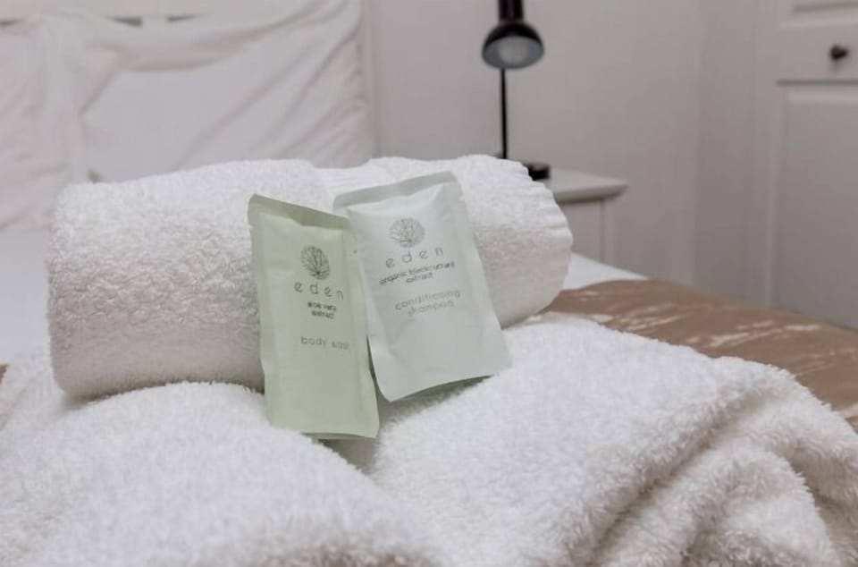 Apartment, 2 Bedrooms | Room amenity