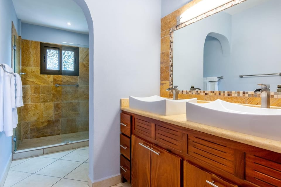 Ocean-View 2-BD Condo with Pool Apartment in Playa Flamingo