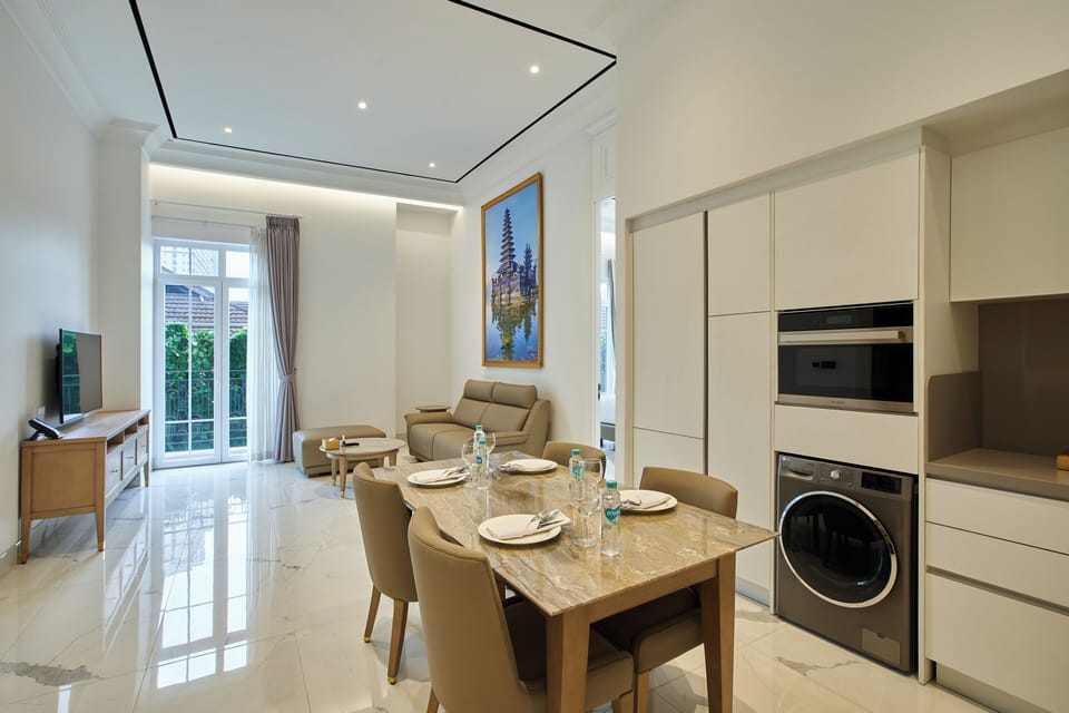 2 Bedroom Executive | Living area | Flat-screen TV