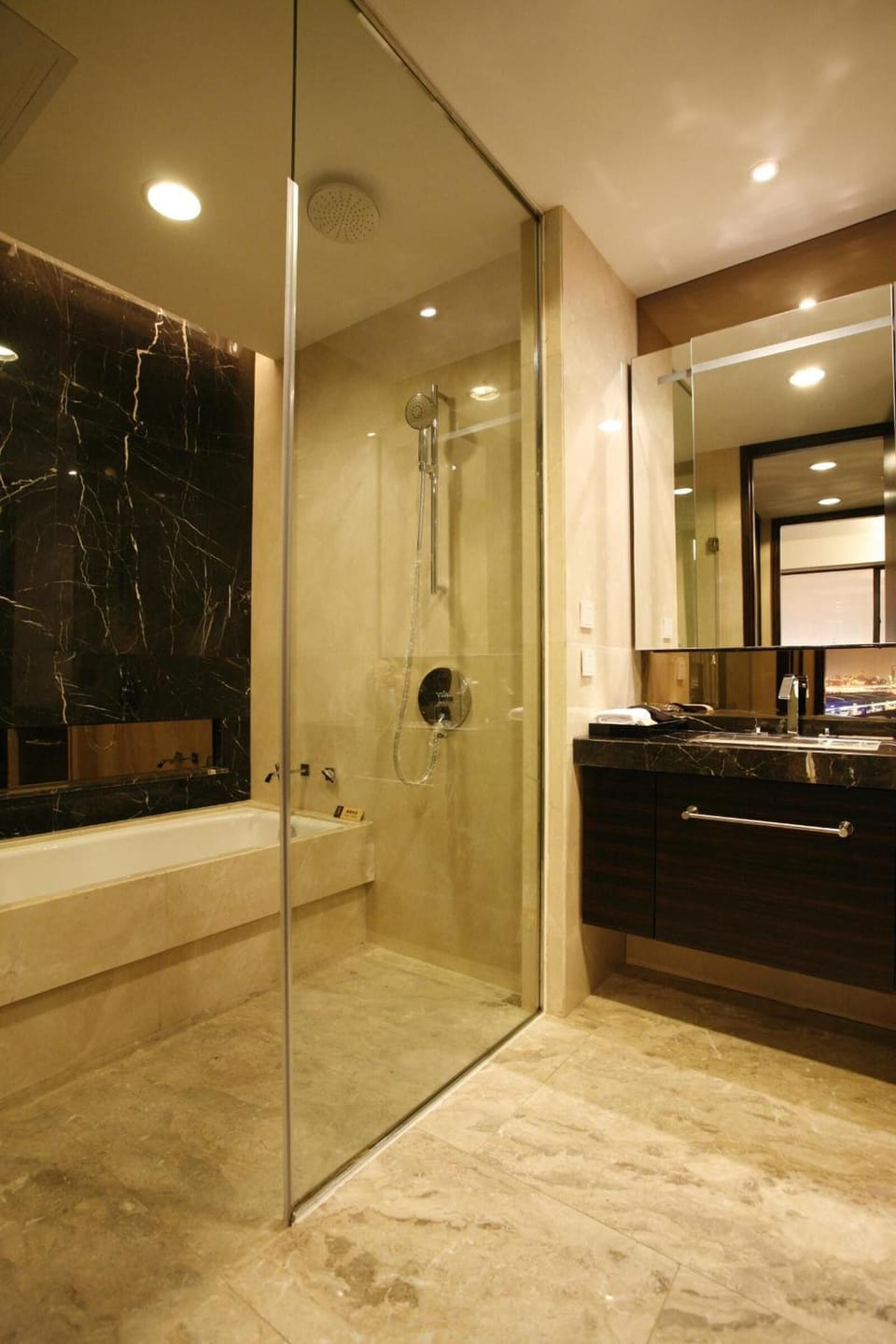 Silin Residence Poly World Trading Center Hotel in Guangzhou